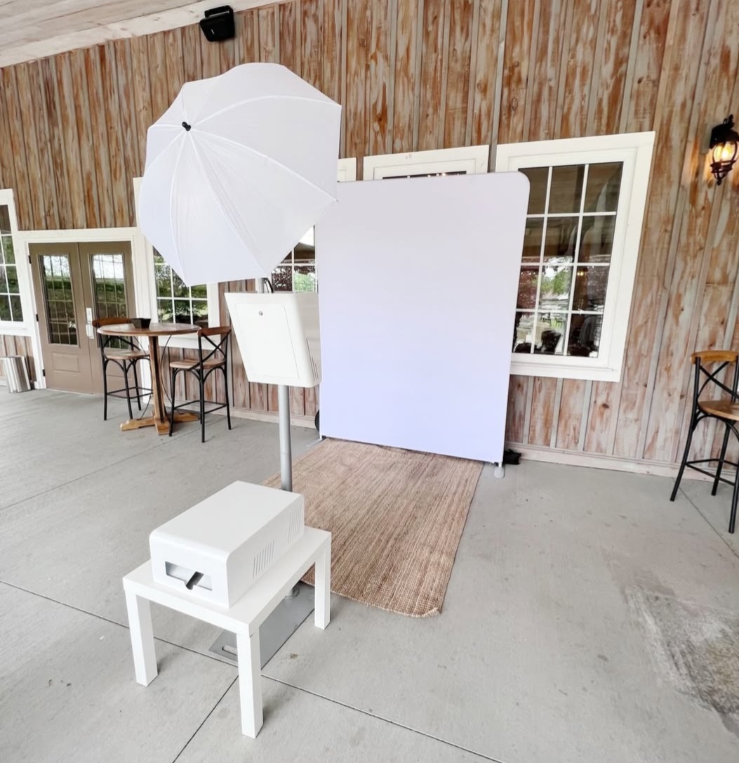 1000024069 Open Air Photo Booth