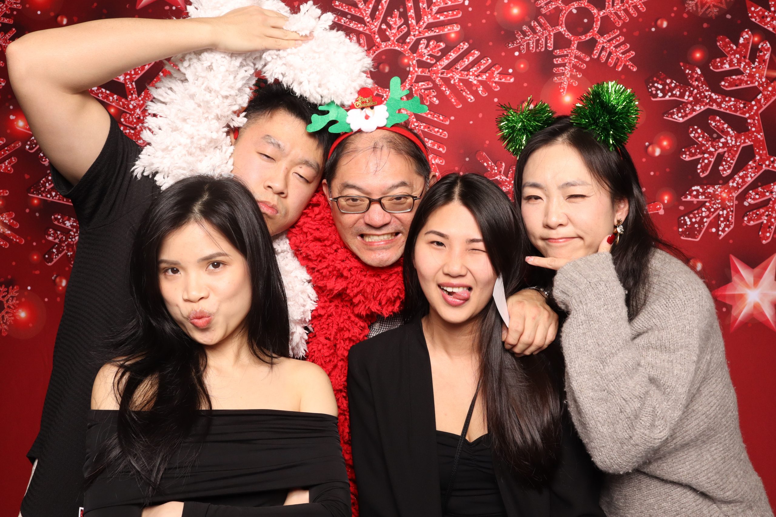 christmas party, holiday party, corporate party, photobooth party, corporate photo booth, holiday photo booth, wedding photo booth, vancouver photobooth, event planner, fun, open concept photo booth, open air photobooth, new westminster photo booth, 